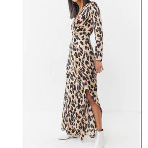 Style keeper Leopard Print Twist-Front Maxi Dress